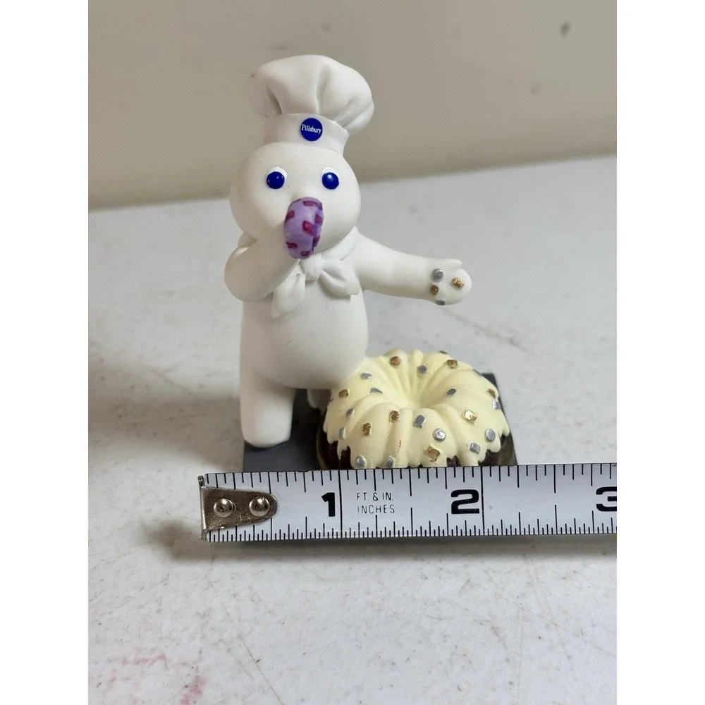 Danbury Mint - 1997 Pillsbury Doughboy -January Monthly Calendar Figurine